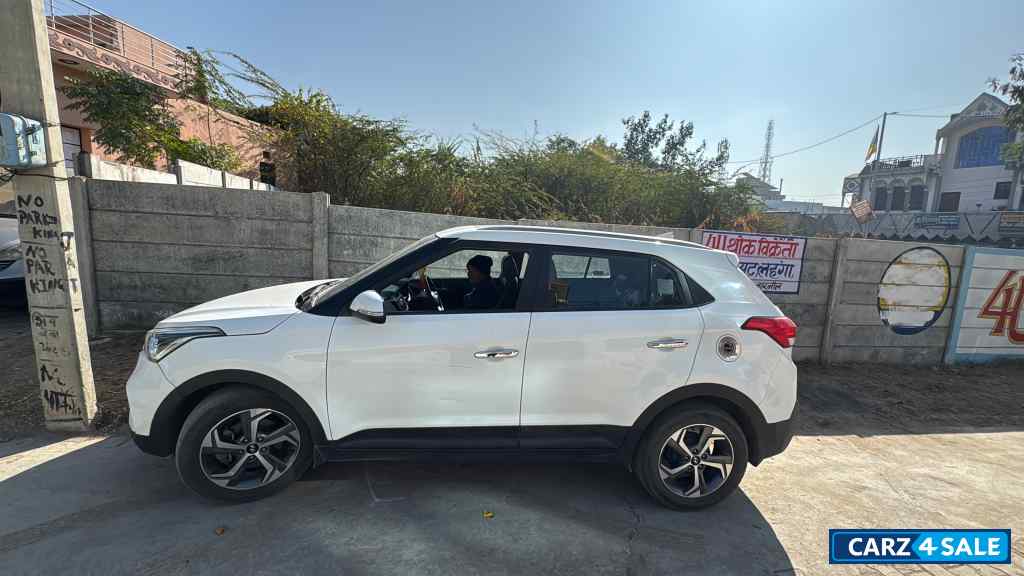 White Hyundai Creta Automatic