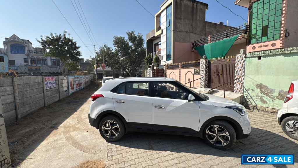 White Hyundai Creta Automatic