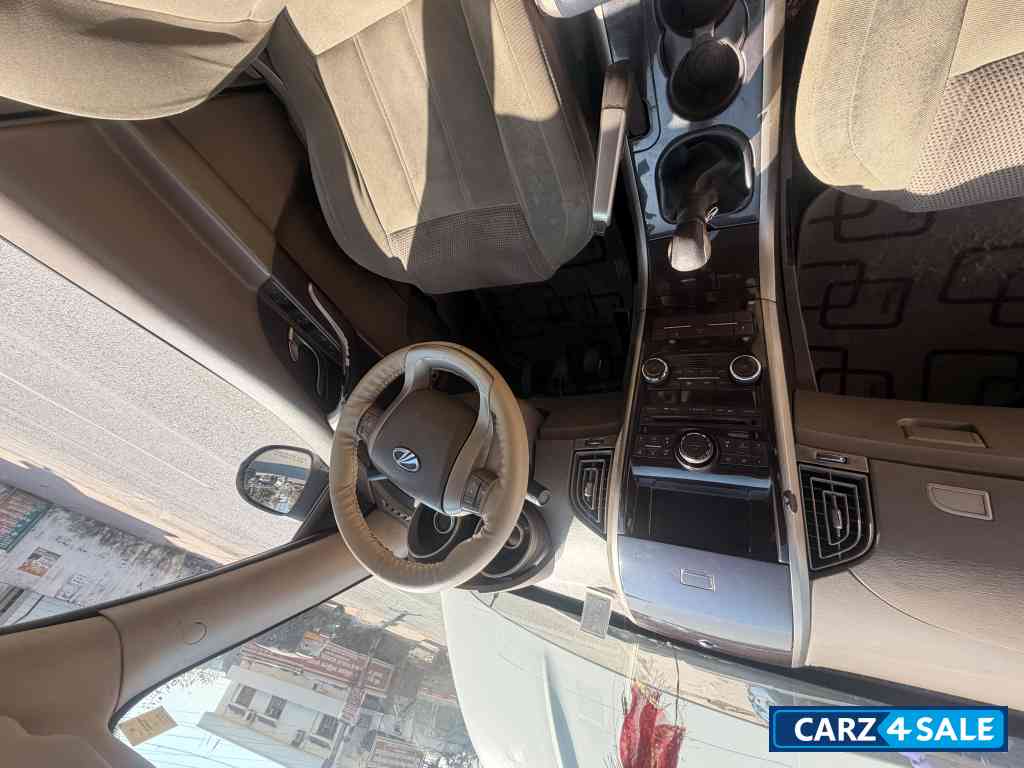 White Mahindra XUV 500 W6