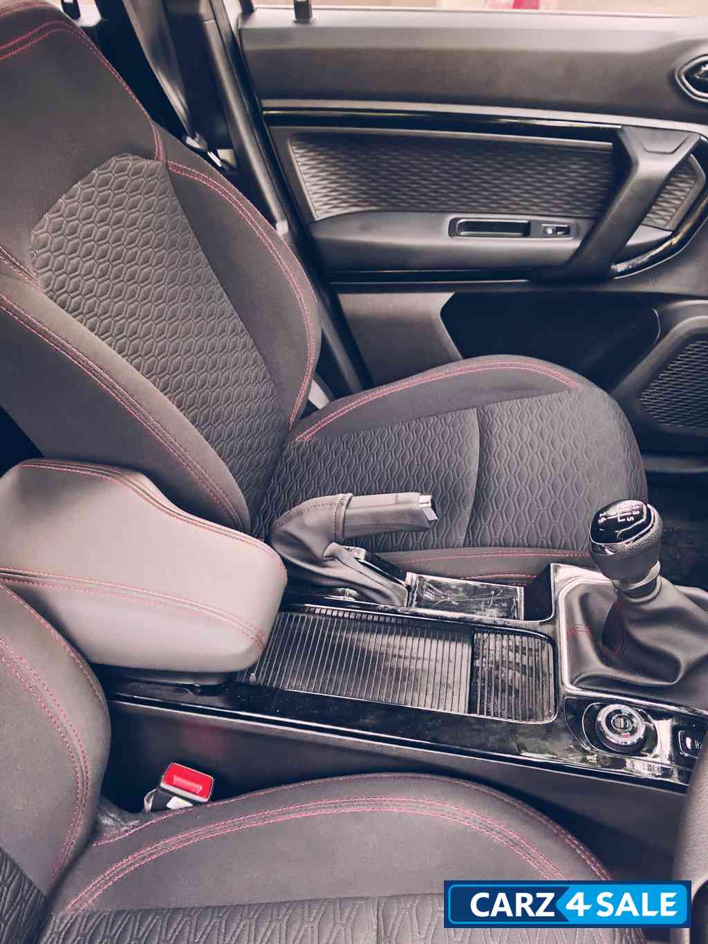 Renault Kiger RXZ Dual Tone petrol MT