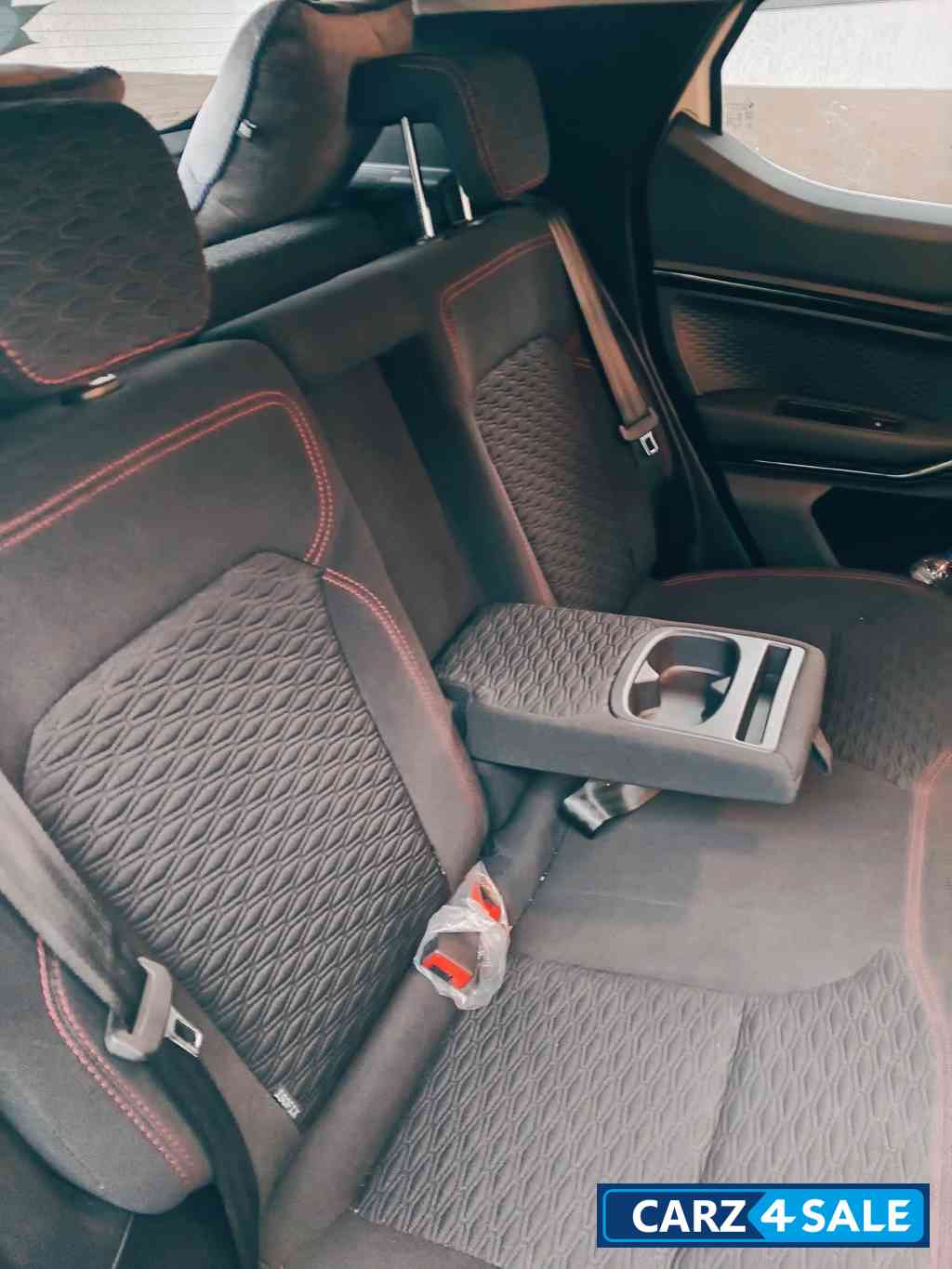 Renault Kiger RXZ Dual Tone petrol MT