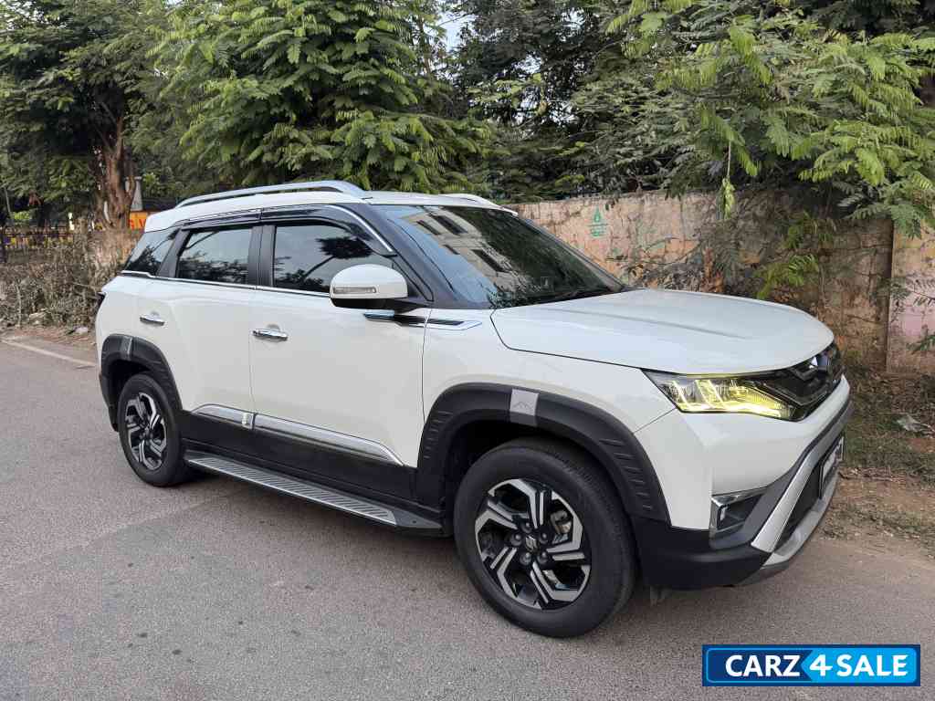 White Maruti Suzuki Vitara Brezza ZXI