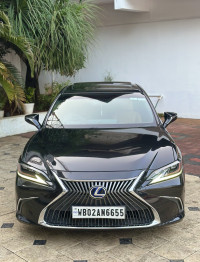 Lexus ES Es300h 2018 Model