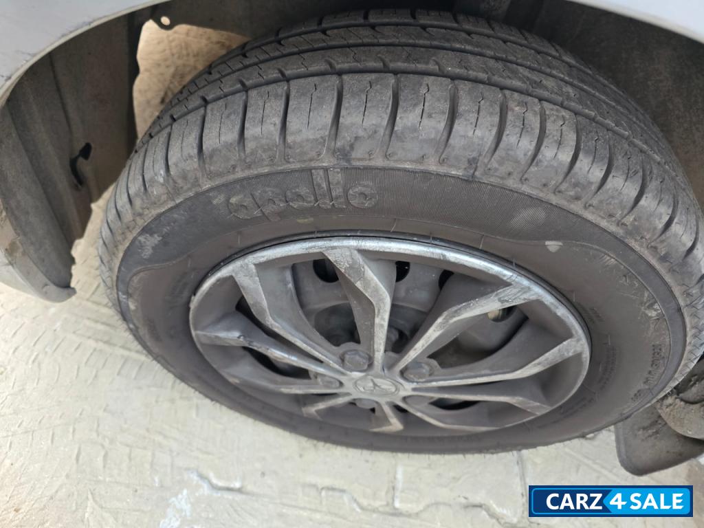 Symphony C Toyota Etios G Symphony C Toyota Etios G