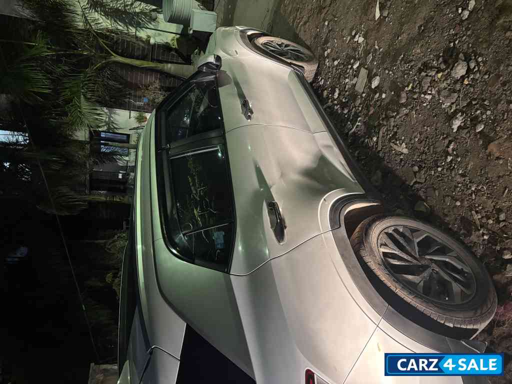 Polar White Hyundai Creta CRETA 1.5 MPI IVT SX(O) Polar White Hyundai Creta CRETA 1.5 MPI IVT SX(O)