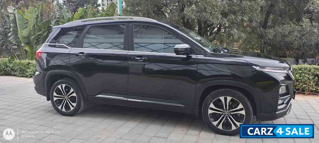 Black MG Hector Plus Sharp Pro 2.0 Diesel 6 seater