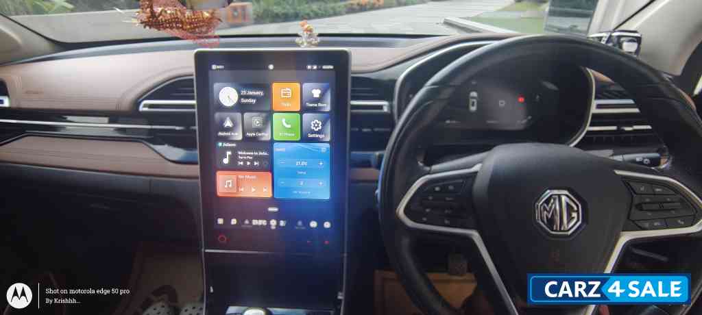 Black MG Hector Plus Sharp Pro 2.0 Diesel 6 seater Black MG Hector Plus Sharp Pro 2.0 Diesel 6 seater