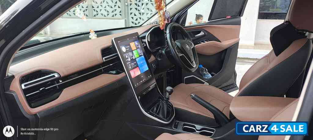 Black MG Hector Plus Sharp Pro 2.0 Diesel 6 seater Black MG Hector Plus Sharp Pro 2.0 Diesel 6 seater