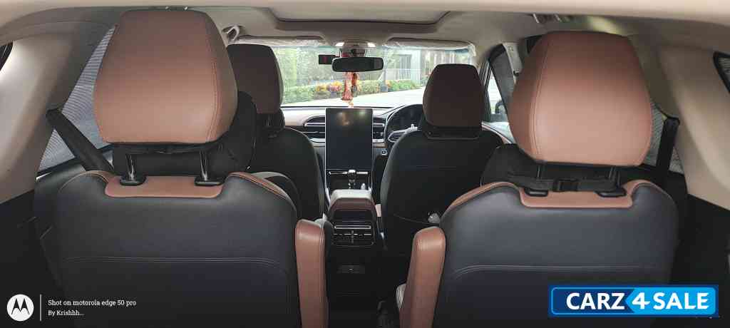 Black MG Hector Plus Sharp Pro 2.0 Diesel 6 seater Black MG Hector Plus Sharp Pro 2.0 Diesel 6 seater