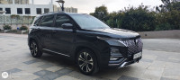 Black MG Hector Plus Sharp Pro 2.0 Diesel 6 seater
