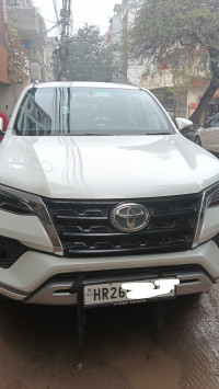White Toyota Fortuner 4x2 Diesel Automatic