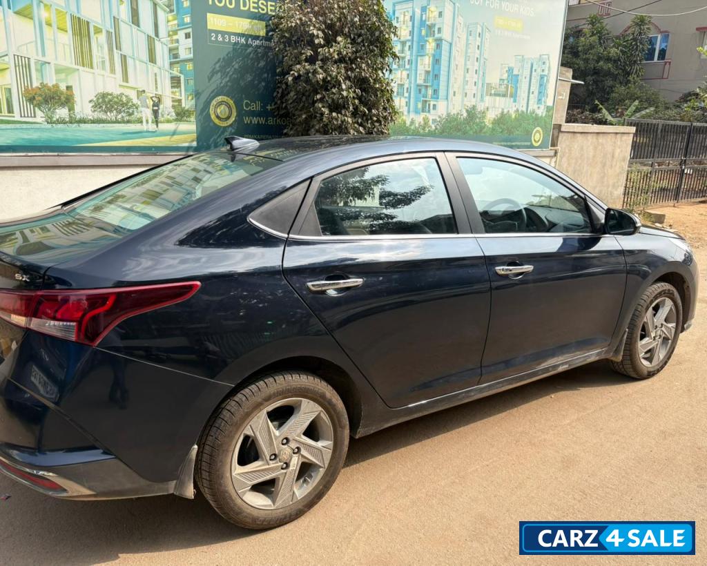 Dark Blue Hyundai Verna SX 1.5 VTVT IVT Automatic