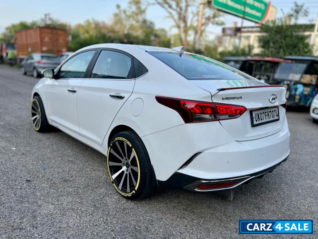 Hyundai Verna 1.5 mpi sx petrol Hyundai Verna 1.5 mpi sx petrol