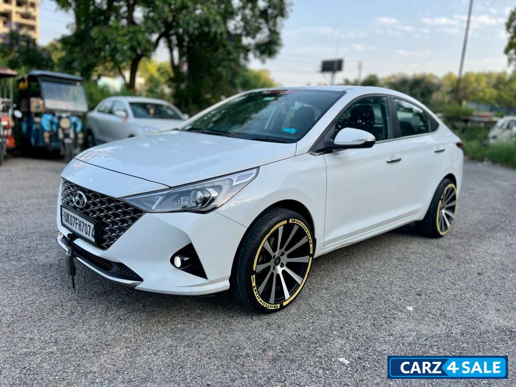 Hyundai Verna 1.5 mpi sx petrol Hyundai Verna 1.5 mpi sx petrol