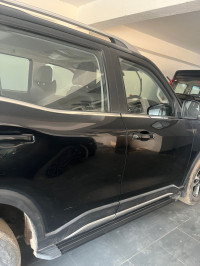 Black Mahindra Scorpio Z8 Select