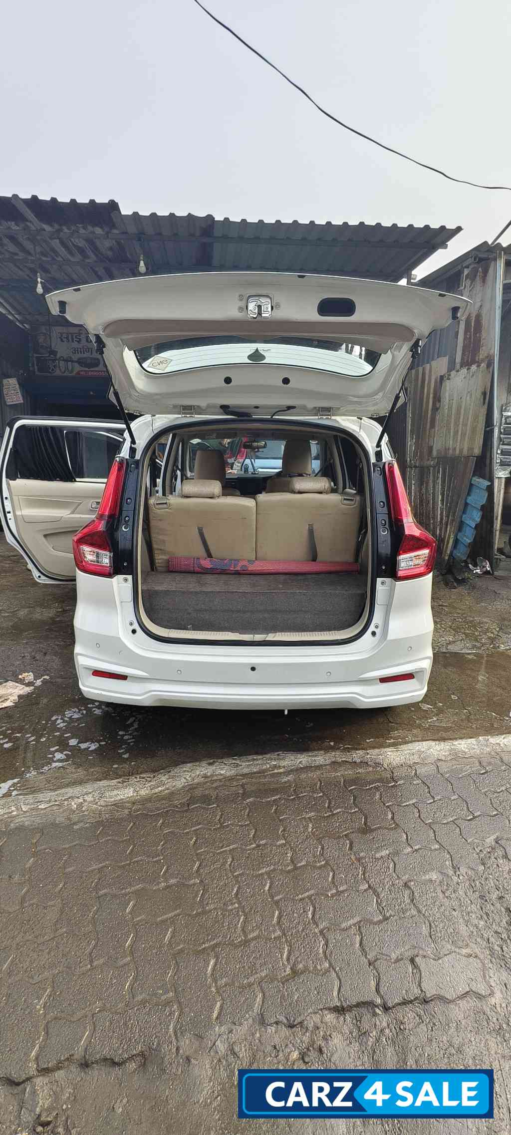 Maruti Suzuki Ertiga Zxi cng