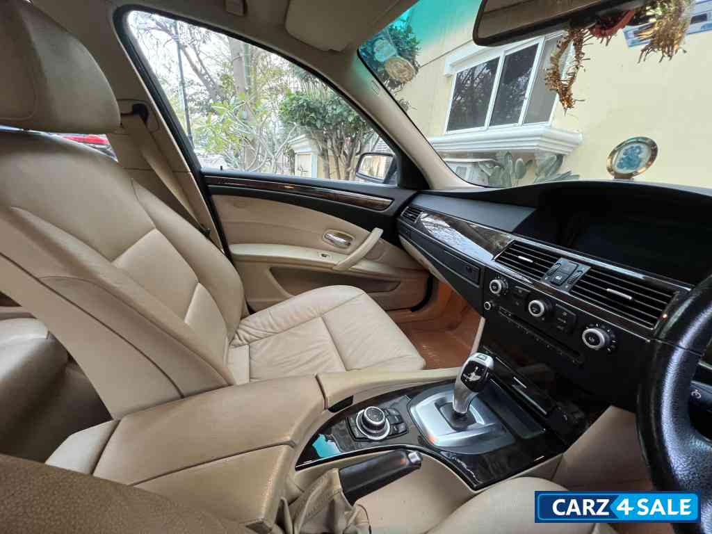 BMW 5-Series 530d sedan