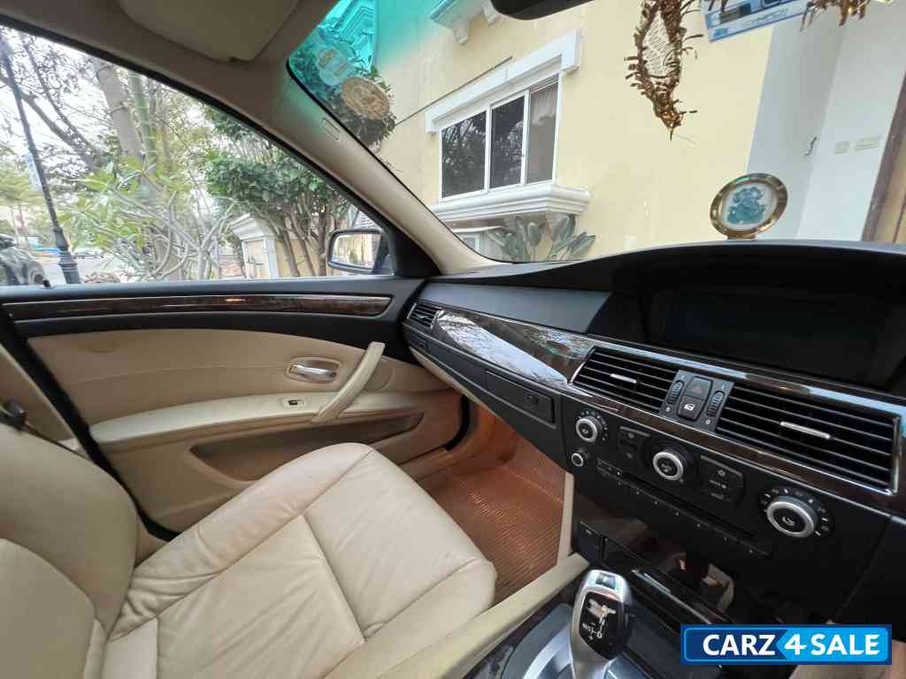 BMW 5-Series 530d sedan