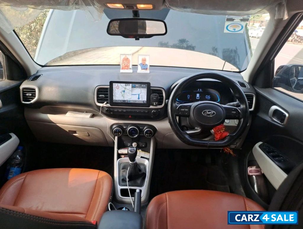 Black Hyundai Venue 1.2 KAPPA MT SX