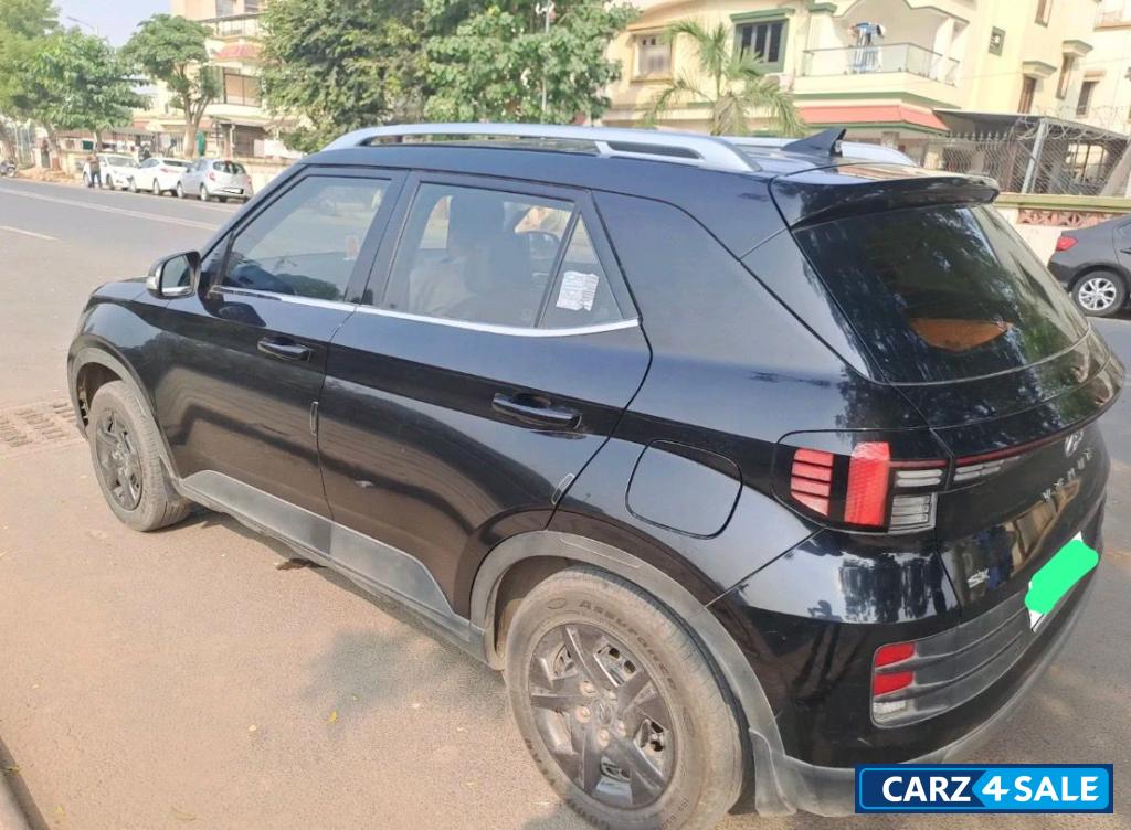 Black Hyundai Venue 1.2 KAPPA MT SX