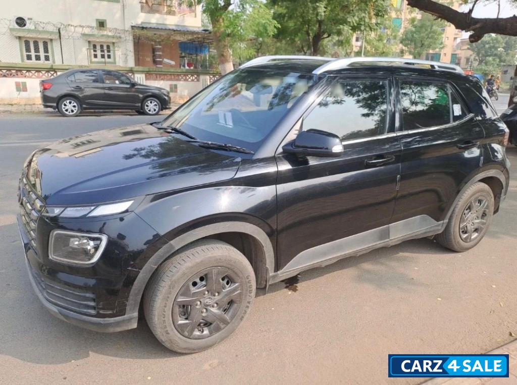 Black Hyundai Venue 1.2 KAPPA MT SX