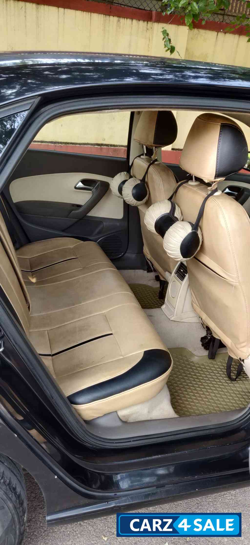 Black Volkswagen Vento Diesel highline Black Volkswagen Vento Diesel highline