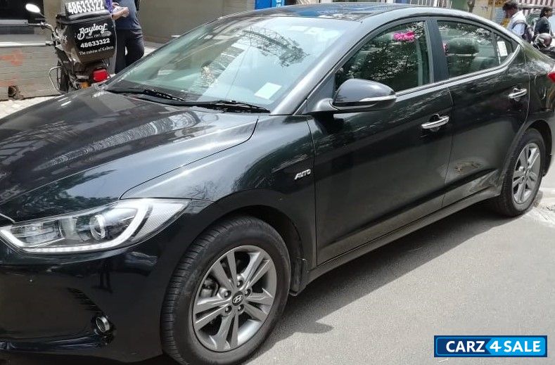 Black Hyundai  Elantra
