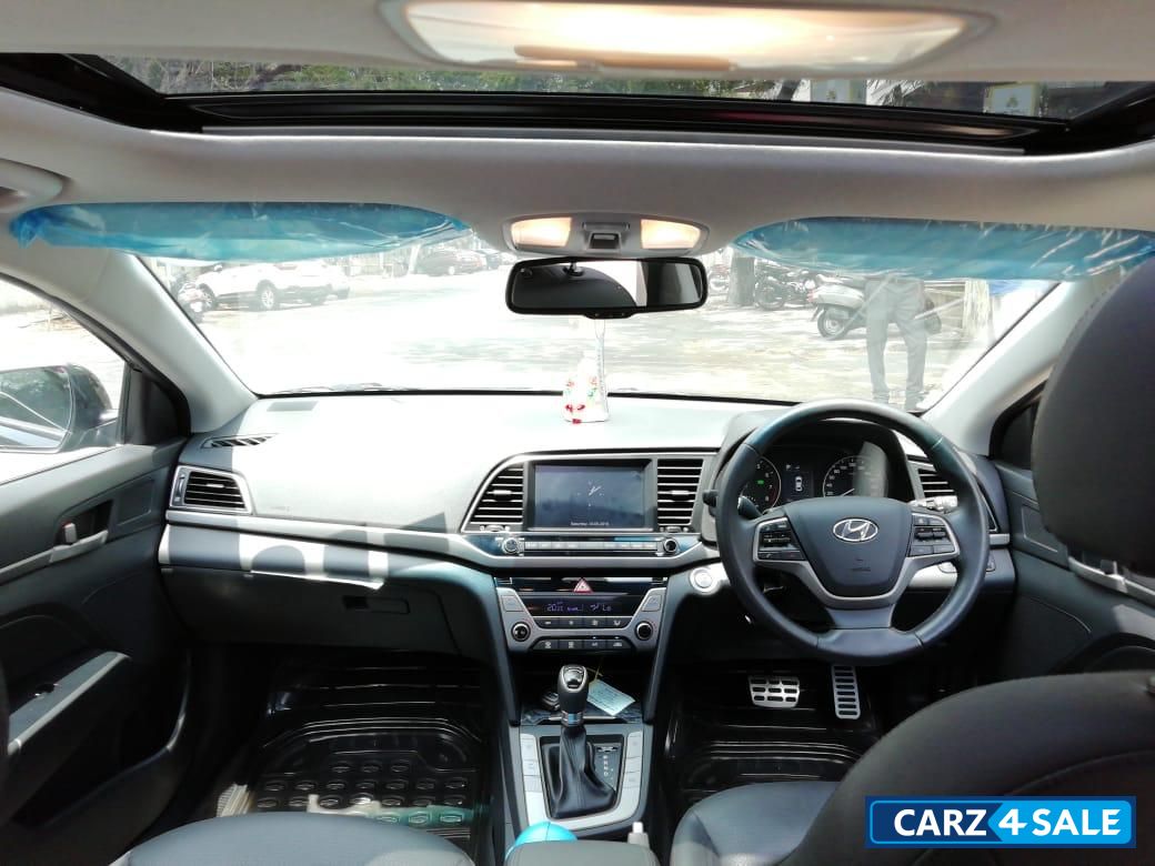 Black Hyundai  Elantra