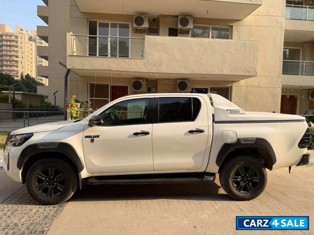 Toyota Hilux Mt