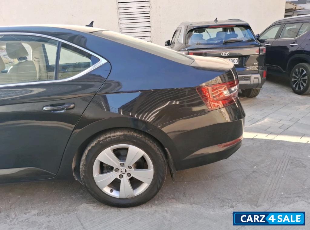 Skoda Superb style