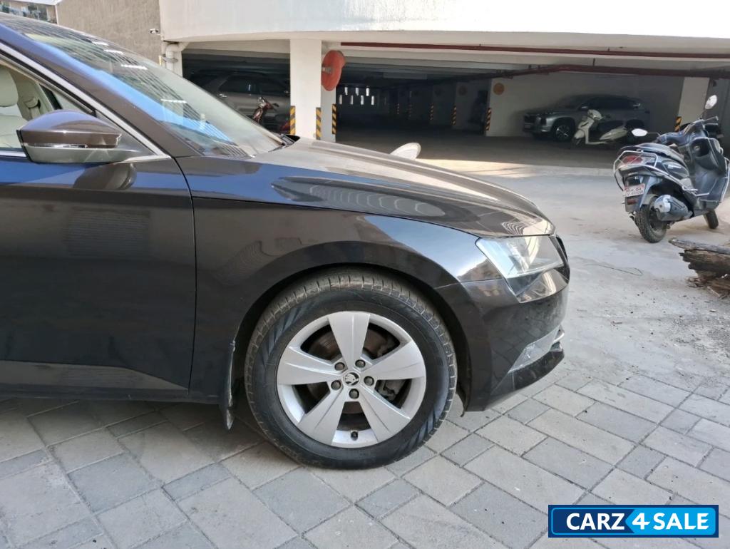 Skoda Superb style
