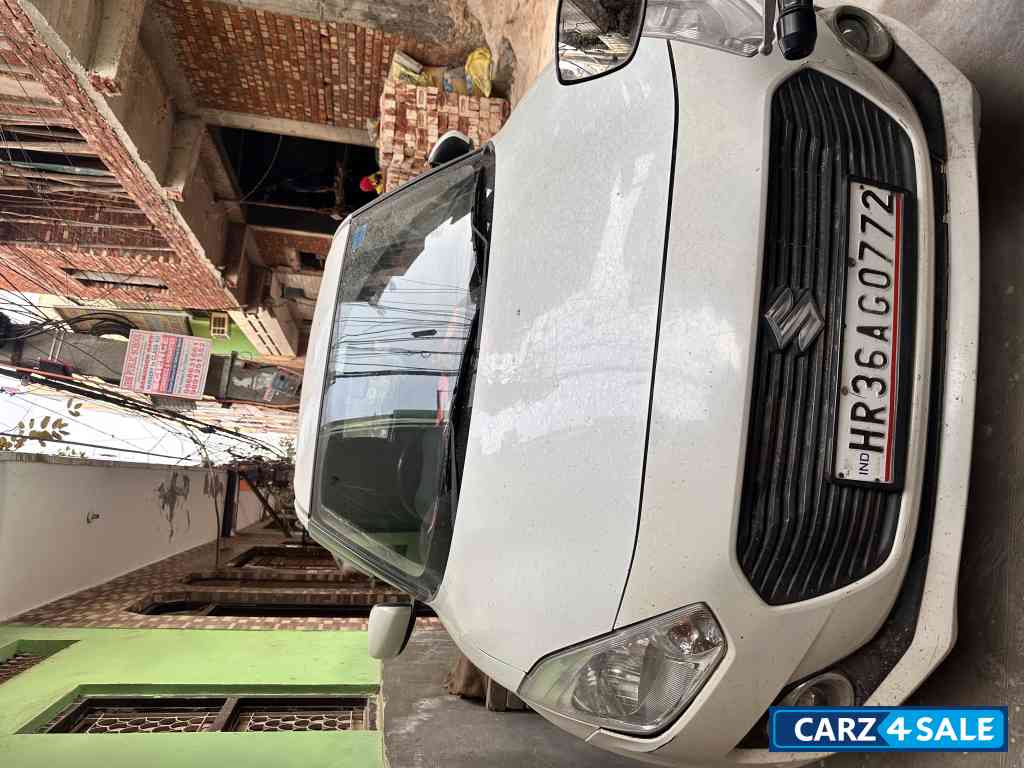 Maruti Suzuki Swift Vxi petrol