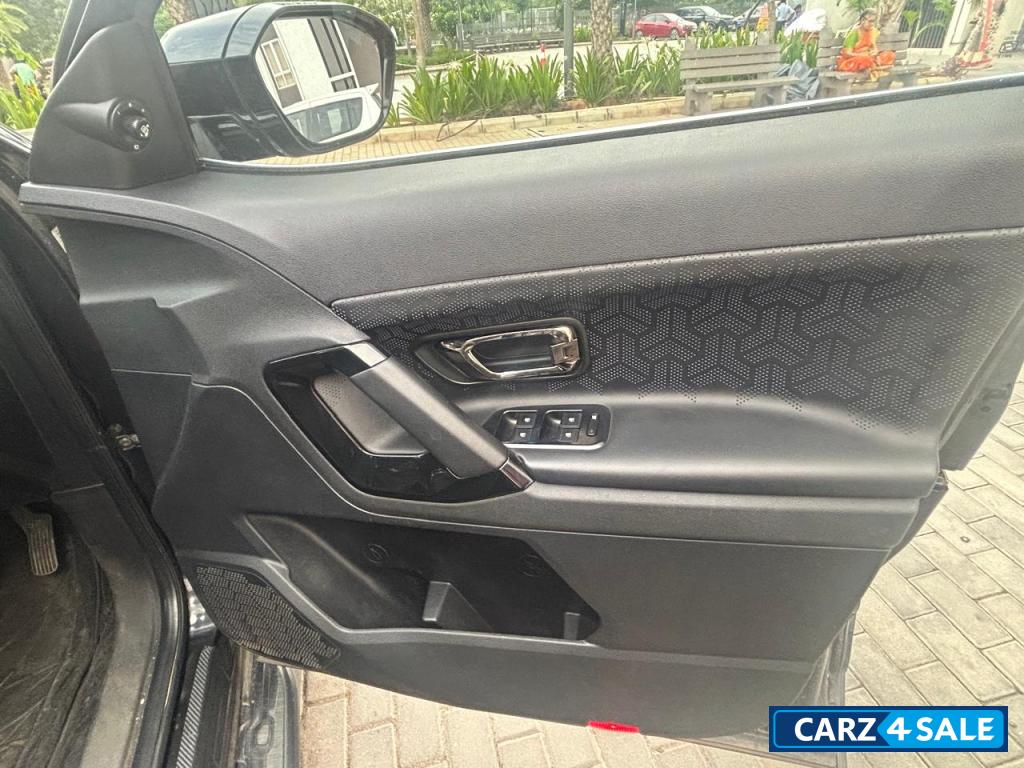 Tata Safari 2.0 XZA plus AT