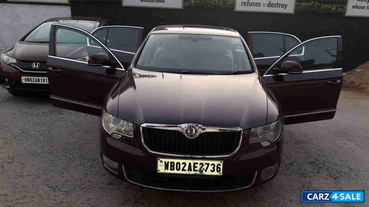 Skoda  Superb 1.8 TSI ELEGANCE