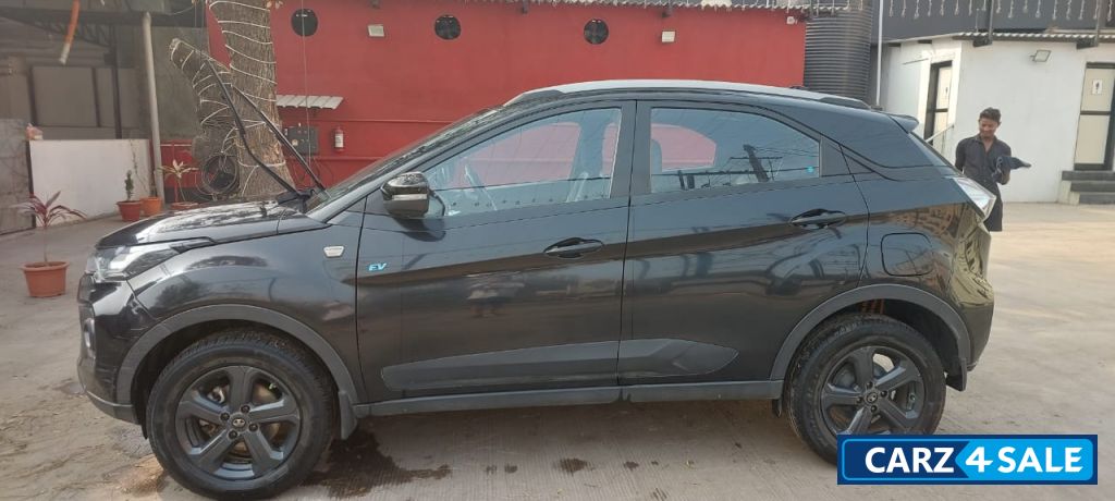 Tata Nexon Darke edition