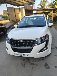 Mahindra XUV 500 W9