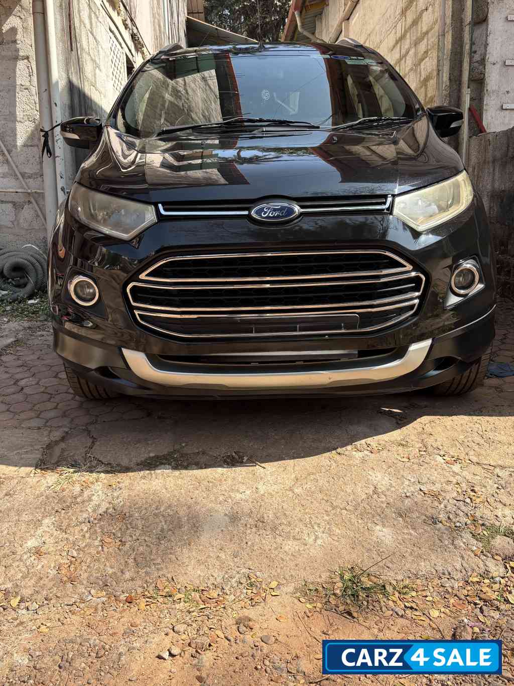 Black Ford Ecosport Titanium