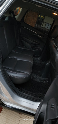 Alabaster Silver Honda WR-V VX