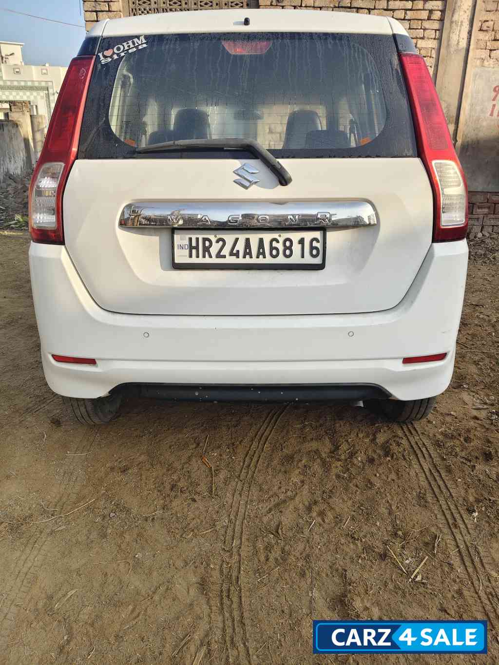 White Maruti Suzuki Wagon R Zxi
