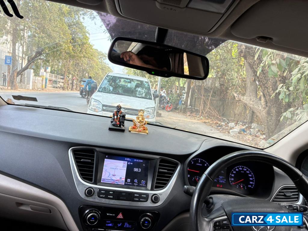 Hyundai Verna 1.6 CRDi SX +