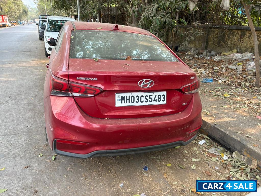 Hyundai Verna 1.6 CRDi SX +