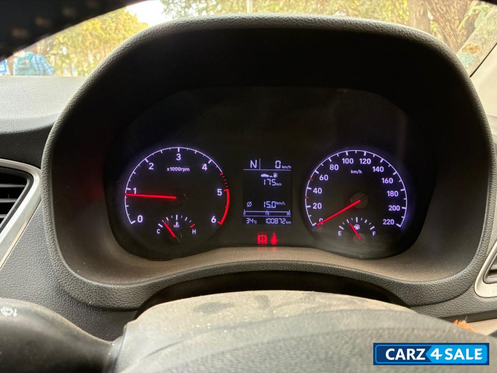 Hyundai Verna 1.6 CRDi SX +