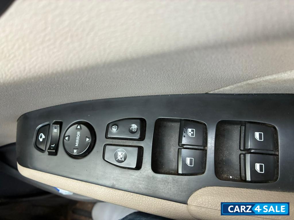 Hyundai Verna 1.6 CRDi SX +