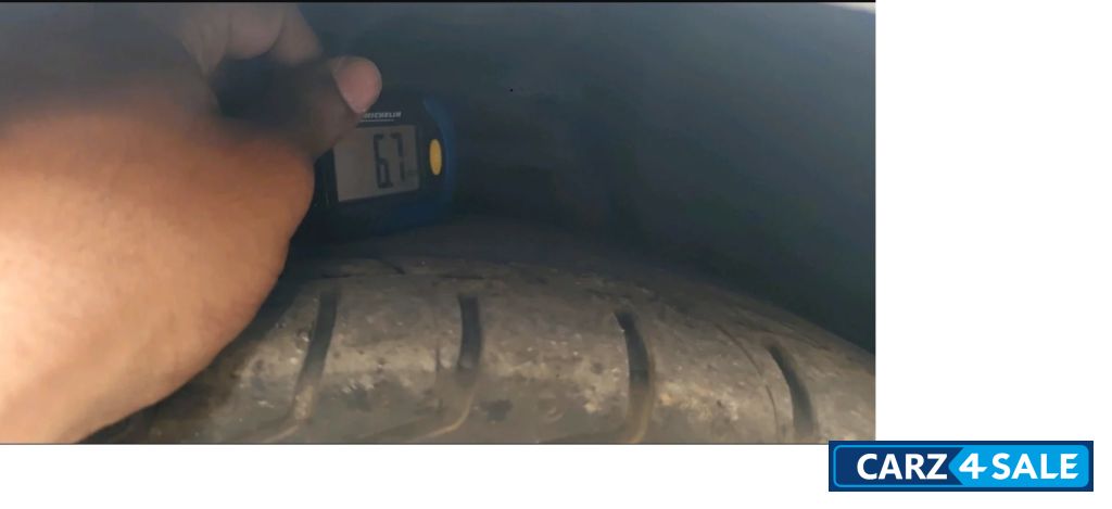 Silver BMW 3-Series 320d