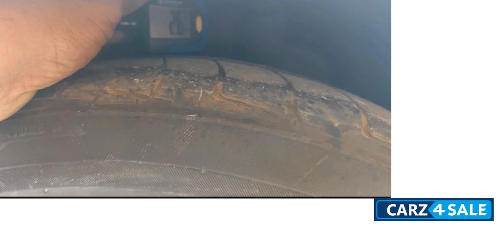 Silver BMW 3-Series 320d