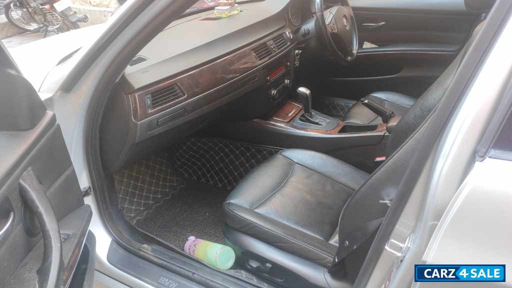 Silver BMW 3-Series 320d