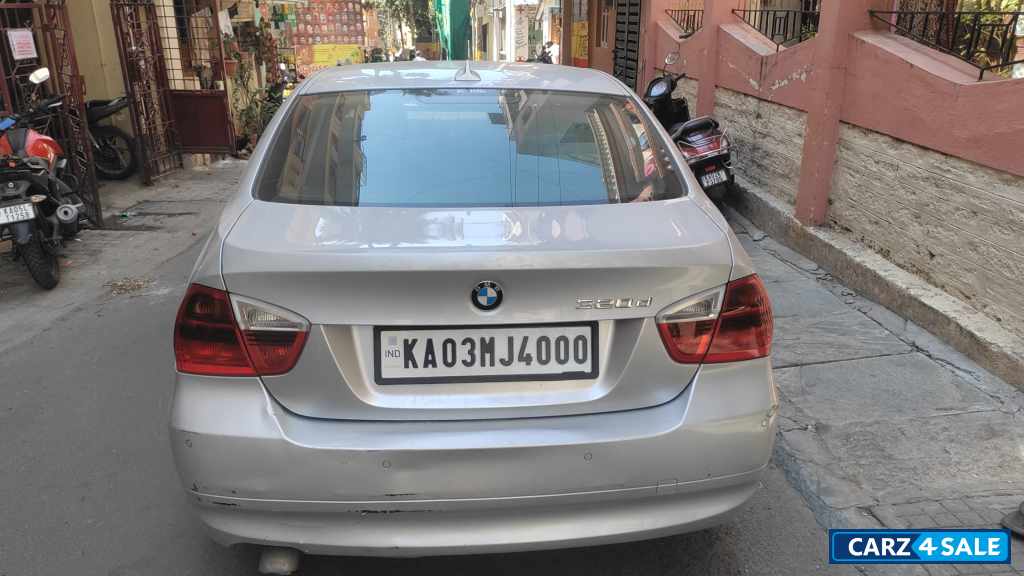 Silver BMW 3-Series 320d