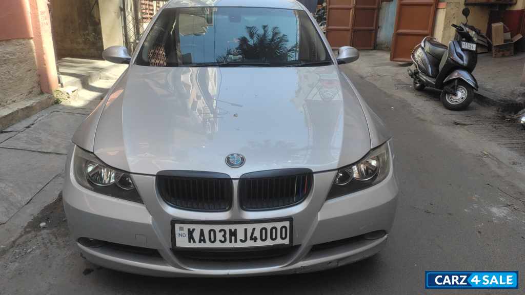 Silver BMW 3-Series 320d