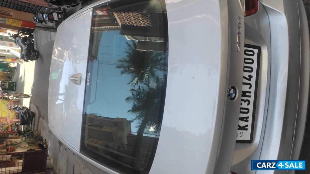 Silver BMW 3-Series 320d