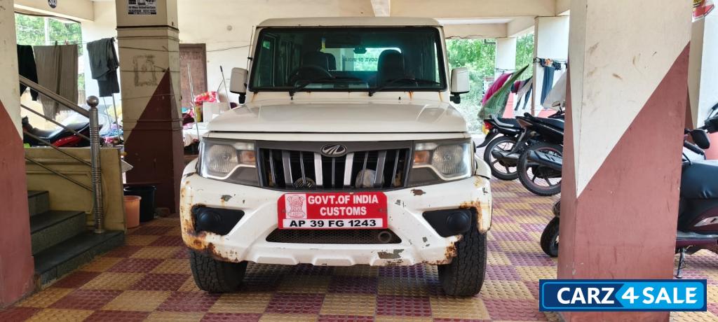 Diamond White Mahindra Bolero B6 BS-VI